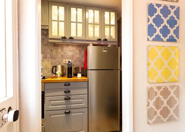 Camoes Lounge W/courtyard شقة *